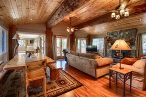 Bass Lake's Manzanita Cabin! - Image 1