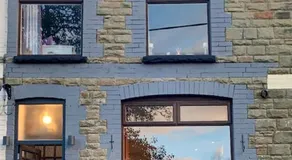 Renovated Miner’s Cottage - family & dog friendly - Image 4