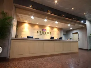 Tongyeong Tourist Hotel - Image 5