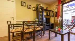 Confortable et rénové 2BR | Au coeur de BCN | 20m Ramblas Distance de marche Parking - Image 3