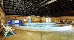 Coghurst Hall Holiday Home Sleeps 6, 2 bedrooms - Image 3