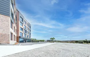Sky Hotel - Image 3