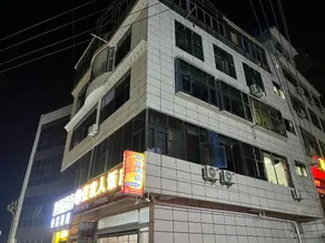 Zhenxiong Huibin Hotel - Image 3