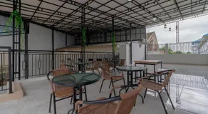 RedDoorz Syariah near Summarecon Mall Bekasi - Image 4