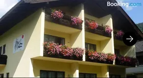 Lakeside Inn - Image 1