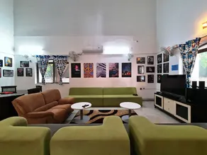 Hostel Lifespace- Tailor made for working professionals- Luxurious Twin Bungalow with CoWork- only 3 and 4 share Rooms - Image 2