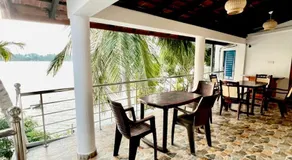 Lagoon Breeze Resort - Image 4