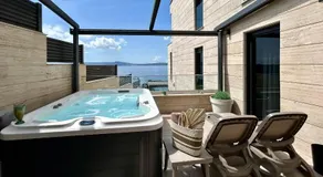 BEACH FRONT VILLA FRAN - DELUXE SEA VIEW SUITE with private jacuzzi # 3 - Image 5