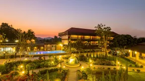 AU Place Hotel - Image 2