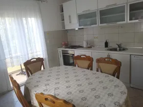 Holiday House - Image 5