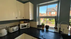 Cozy Double Room Yeovil Town Centre - Image 5