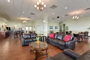 DAYS INN & SUITES WHITECOURT - Image 2