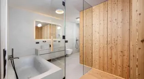 Vronis Lodge - Image 3