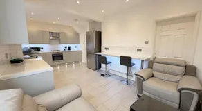 Precious House 2 - Image 2