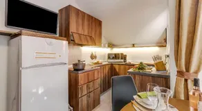 Appartamento Alpine Inspiration for 4 with Balcony - Happy Rentals - Image 3