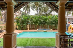 Lavish Executive Villa with Private Swimming Pool - Image 5