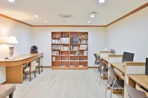 Spring Art Hotel - Image 3