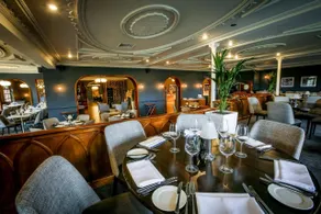 Bredbury Hall Hotel - Image 3