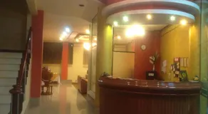 Golden Palace - Image 3