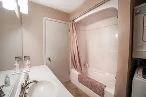 BV-Calgary Condo, 90min to Banff, Full Kitchen, 30min Airport, Parking Stall, WD, Smart TV - Image 1