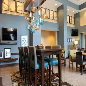 Hampton Inn & Suites by Hilton Stroudsburg Pocono Mountains - Image 2