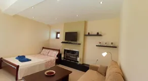 Afroditis's & Makis's apartment - Image 2