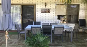 Lakeside Chalet & Studio - Image 4