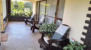 Ashley's 6 Bedroomed Guest House - Image 5