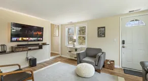 Perfect Location Walk to MSU Campus High End Mattresses Fast Wi-Fi - Image 2
