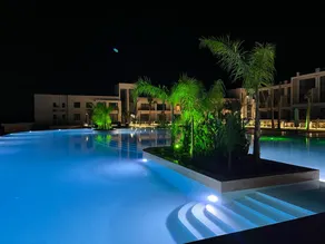 Stunning flat by the sea - Image 3