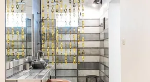 Sleeps 8 Pet friendly Garden & Roof Terrace - Image 2