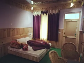 LAKE PARADISE BAROT - Image 2