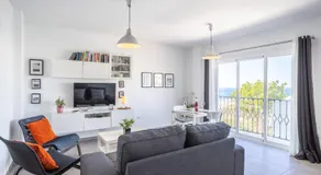 Appartement confortable avec vue mer, Wi-Fi et terrasse. - Image 4