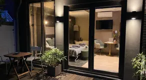 City Oasis with private parking - Image 4