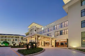 Landscape Beach Hotel Sanya - Image 4
