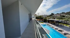 V luxury Suites - Image 4