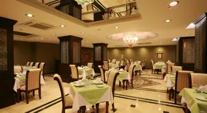 Maywood Hotel - Image 3