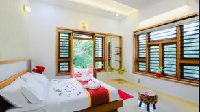 Love Shore Luxury Private Pool Villa - Image 2