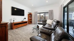 Central Entertainer's Paradise - Image 2