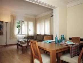 Classbedroom Park Güell Apartment - Image 1