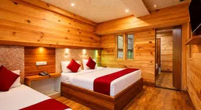 Front View Hotel Vinayak Grand Near Mall Road Best Luxury Stay In Nainital - Image 4