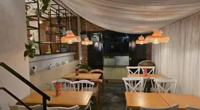 Freyja Hostal Boutique - Café Bistró - Image 3