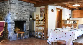 Chalet typique 8 personnes à Méribel, calme et pittoresque - Image 4
