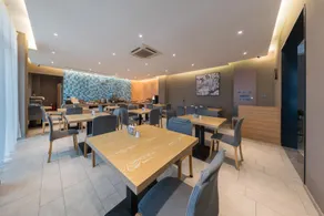 Home Inn Qingdao Development Zone Beer Plaza Golden Beach Changjiang East Road - Image 3