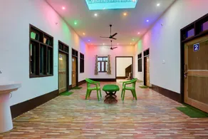 SPOT ON Unique Guesthouse And Restaurant - Image 5