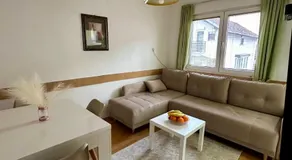 Central Comfort Apartment 5 Minute Walk to Beach, Free Parking, 2 BR - Image 3
