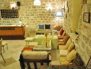 Old Town Youth Hostel - Image 4