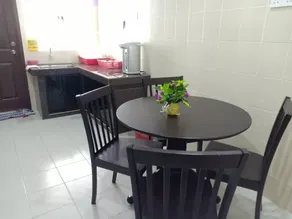 Purple TownHouse 9pax 3R2B Wifi - Image 3