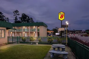 Super 8 by Wyndham Columbia/Ft. Jackson SC - Image 2