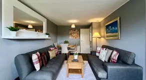 Spacious 2 Bed-Flat in Glasgow City - Free Parking - Image 2